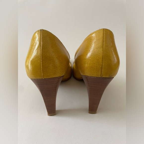 Gorgeous Yellow Leather Women's Heels - Picture 3 of 10